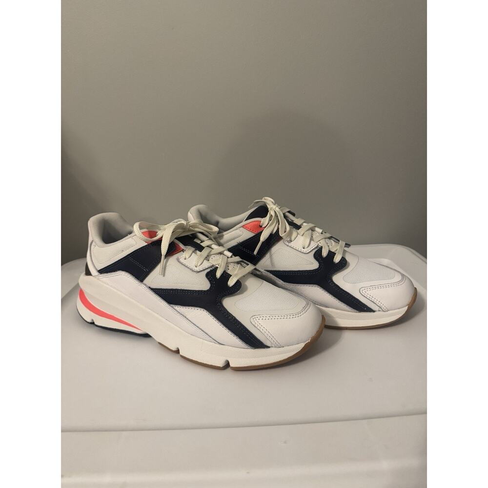 Under Armour Forge 96 Women Size 11 / Men Size 9.5 sneakers Brand New - no box